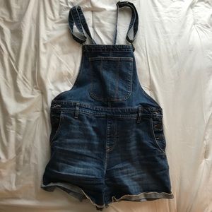Old Navy Denim Overalls / Shortalls Size Medium